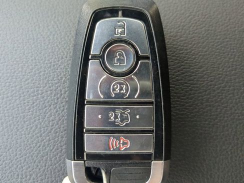 Used 2018 Ford Explorer XLT w/ Equipment Group 202A image 29