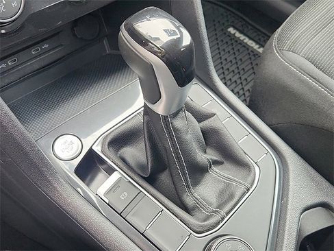 Certified 2022 Volkswagen Tiguan S image 15