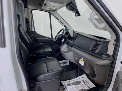 New 2025 Ford Transit 250 148 Medium Roof image 27