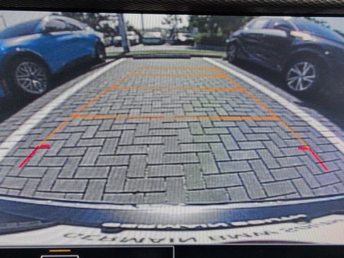 Used 2023 Buick Encore GX Essence w/ Experience Buick Package FWD image 23