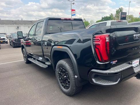 Used 2026 GMC Sierra 3500 Denali w/ LPO, Black Badging Package AWD/4WD image 6