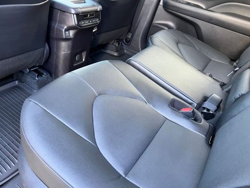 New 2026 Toyota Grand Highlander AWD Hybrid image 18