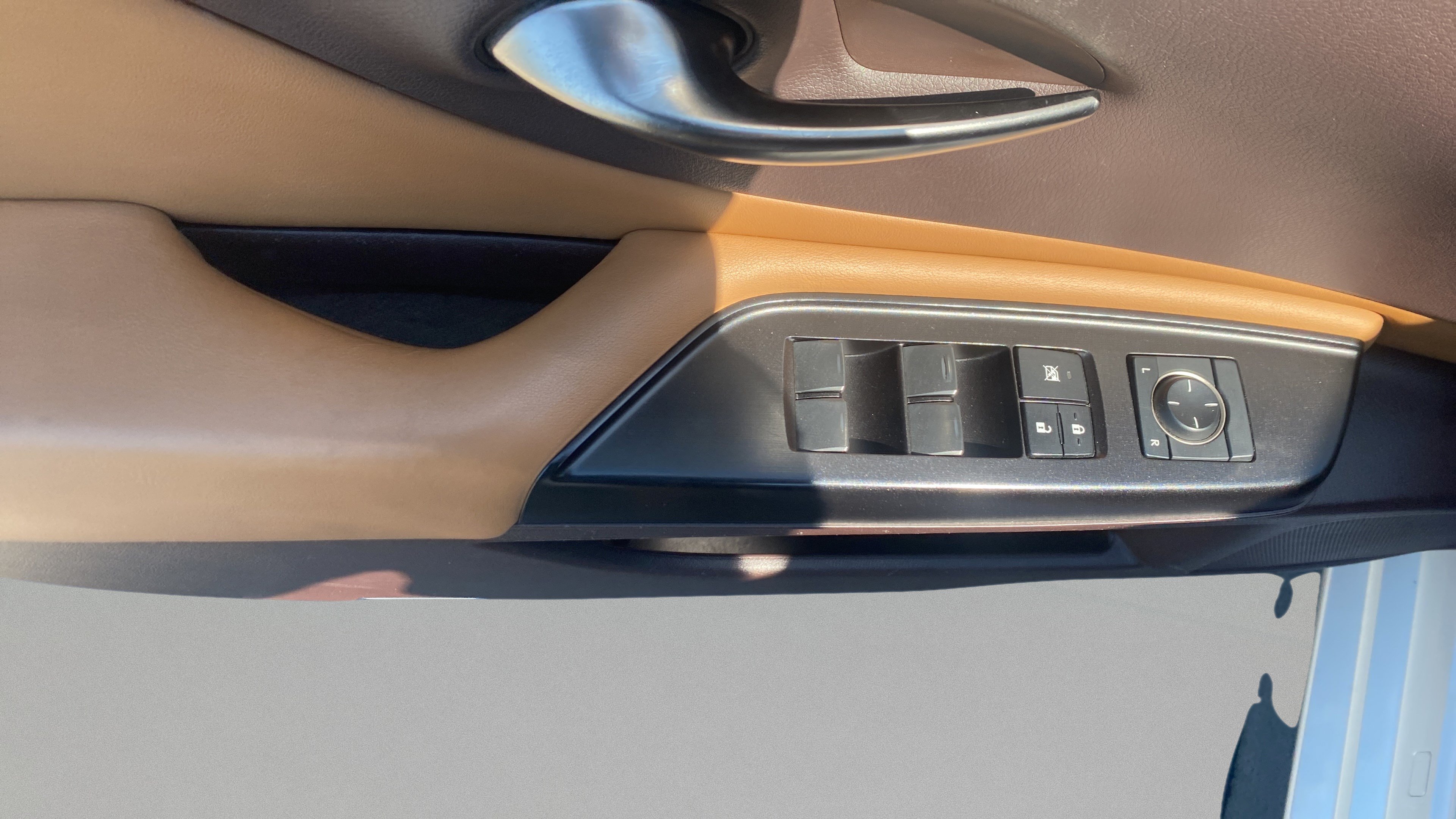 Used 2019 Lexus ES 300h w/ Premium Package FWD image 11