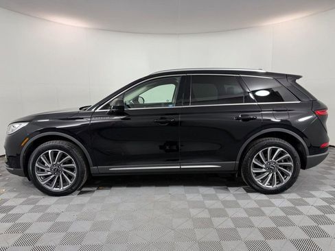 Used 2023 Lincoln Corsair Reserve w/ Towing Package image 7