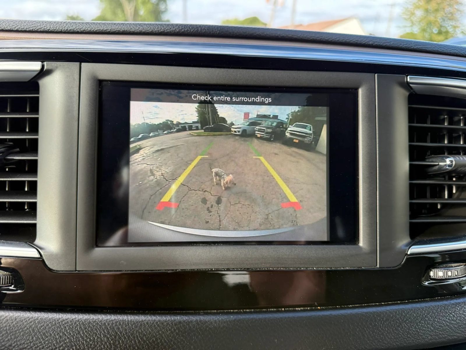 Used 2019 Chrysler Pacifica Touring-L FWD image 29