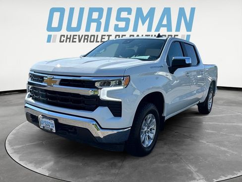 Used 2025 Chevrolet Silverado 1500 LT AWD/4WD image 2