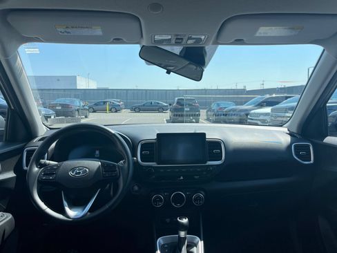 Used 2026 Hyundai Venue SEL FWD image 28