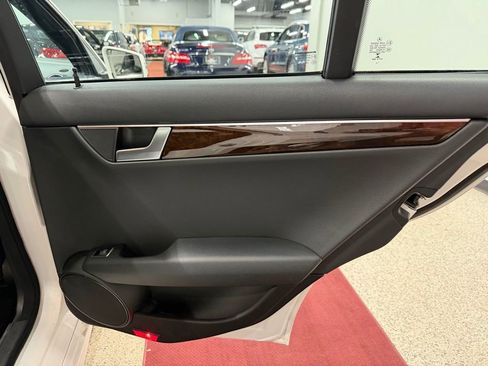 Used 2014 Mercedes-Benz C 300 4MATIC Sedan image 33