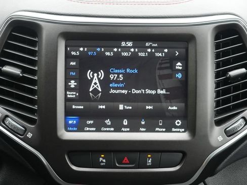 Used 2022 Jeep Cherokee Trailhawk w/ Sun, Sound & Nav Group AWD/4WD image 21
