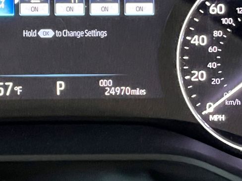 Used 2023 Toyota Sienna Limited FWD image 31