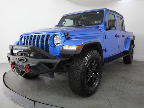 Used 2023 Jeep Gladiator Sport AWD/4WD image 3