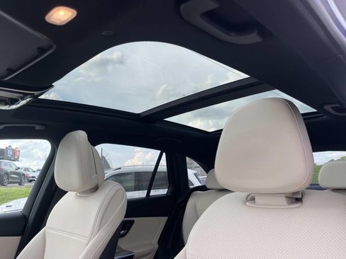 Certified 2025 Mercedes-Benz GLC 300 image 31