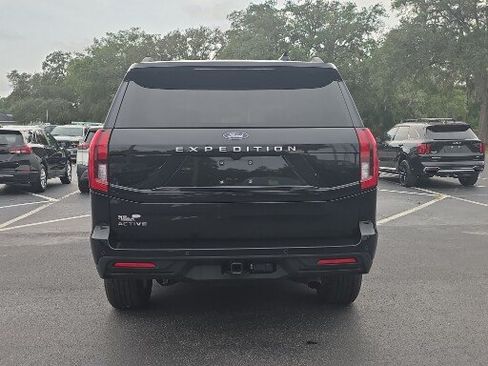 Certified 2025 Ford Expedition Active RWD image 4