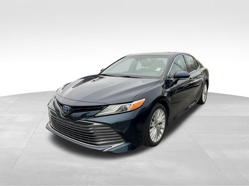 Used 2018 Toyota Camry XLE w/ Audio Package image 4