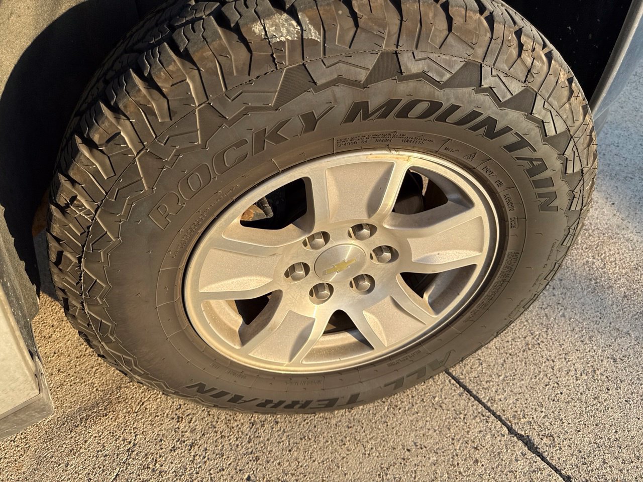 Used 2018 Chevrolet Silverado 1500 LT AWD/4WD image 15