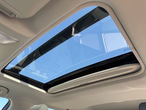 Used 2025 Toyota RAV4 XLE w/ Convenience Package FWD image 29