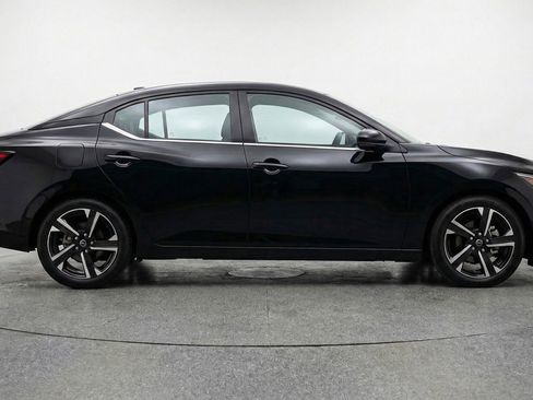 Used 2025 Nissan Sentra SV image 11