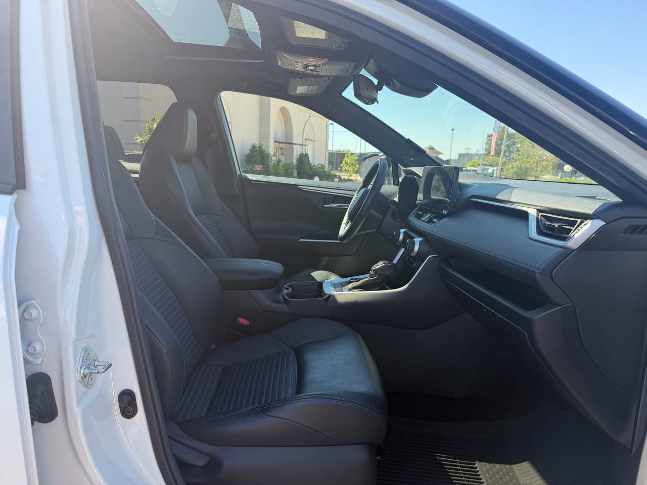 Used 2021 Toyota RAV4 XSE AWD/4WD image 11