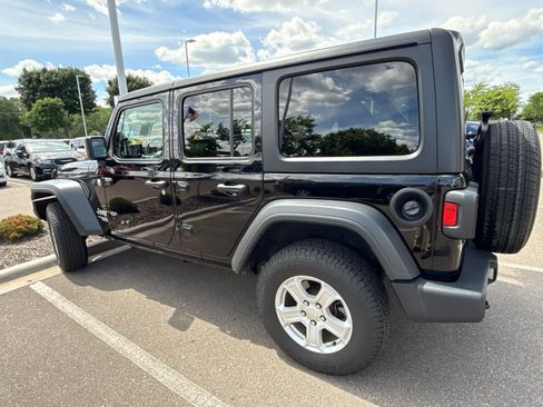 Used 2020 Jeep Wrangler Unlimited Sport S AWD/4WD image 3