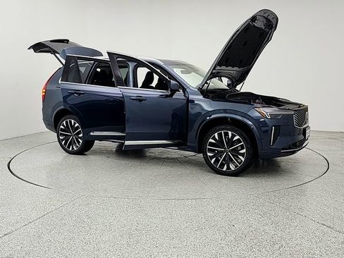 New 2026 Volvo XC90 B6 Plus w/ Protection Package image 10