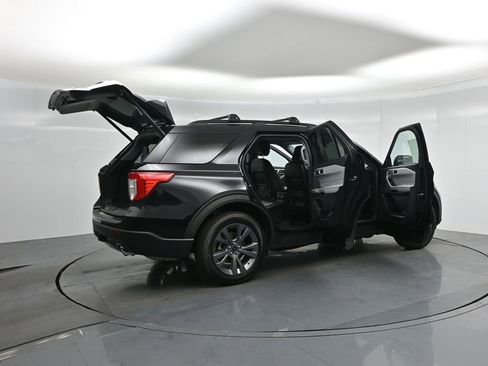 Certified 2023 Ford Explorer XLT w/ Equipment Group 202A image 6