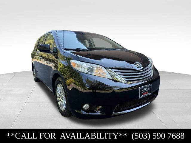 Used 2014 Toyota Sienna XLE FWD image 7