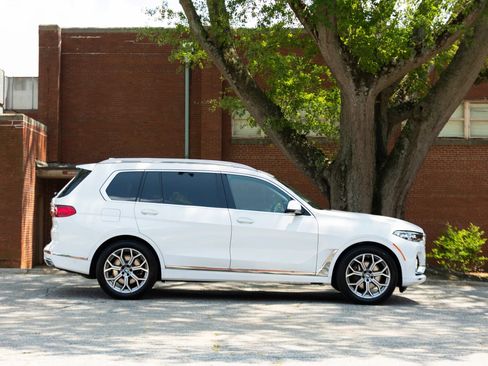 Used 2021 BMW X7 xDrive40i w/ Premium Package AWD/4WD image 8