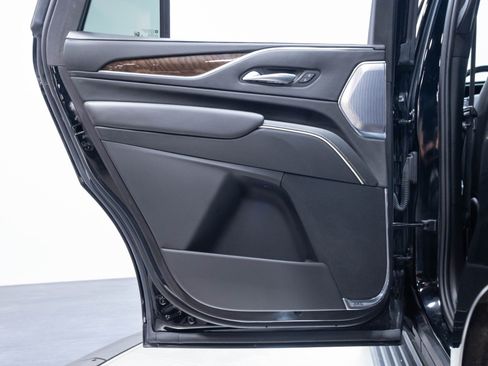 Used 2024 Cadillac Escalade Premium Luxury Platinum AWD/4WD image 20