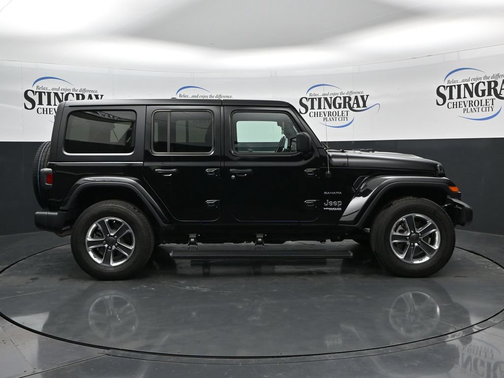Used 2021 Jeep Wrangler Unlimited Sahara AWD/4WD image 10