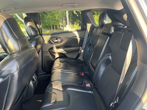 Used 2020 Jeep Cherokee Limited AWD/4WD image 27
