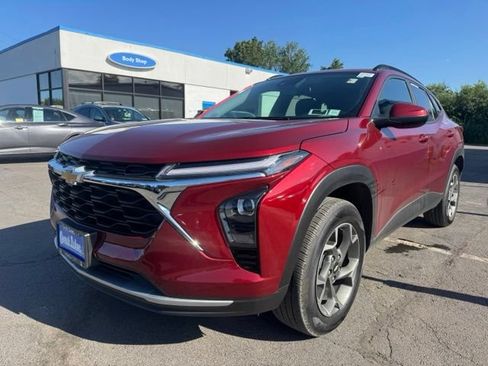 Used 2024 Chevrolet Trax LT FWD image 6