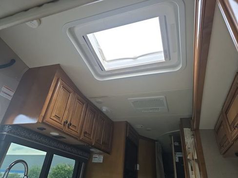 Used 2016 Mercedes-Benz Sprinter 3500 image 27