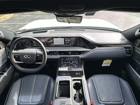 New 2026 INFINITI QX80 4WD image 12