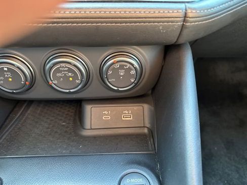 Used 2023 Nissan Z w/ Floor Mat Package (L93) RWD image 38