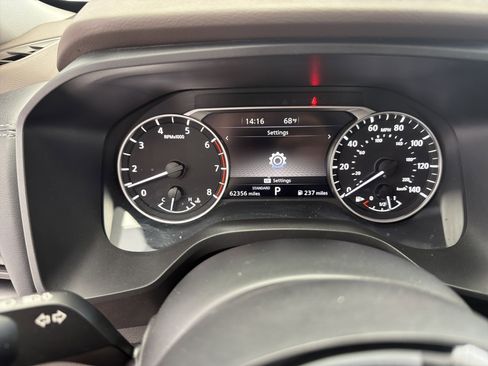 Used 2023 Nissan Rogue SV image 12