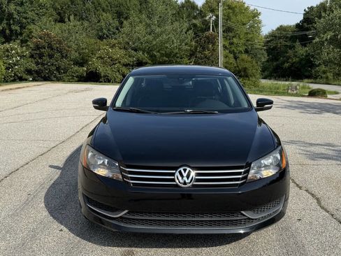 Used 2014 Volkswagen Passat 1.8T SE image 2