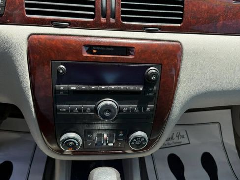 Used 2010 Chevrolet Impala LT FWD image 9