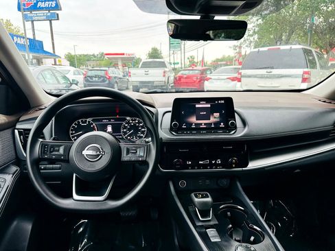 Used 2022 Nissan Rogue SV image 28