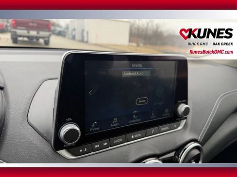 Used 2024 Nissan Sentra SV FWD image 15