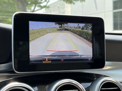 Used 2019 Mercedes-Benz GLC 300 image 25