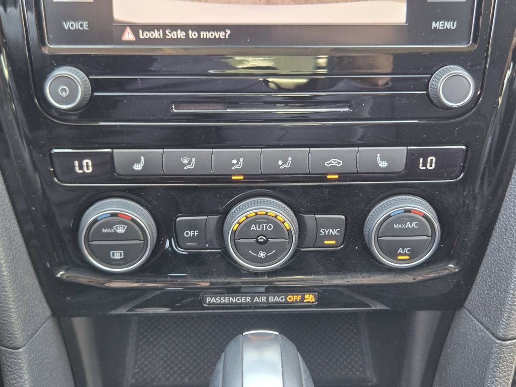 Used 2020 Volkswagen Passat 2.0T SE FWD image 23