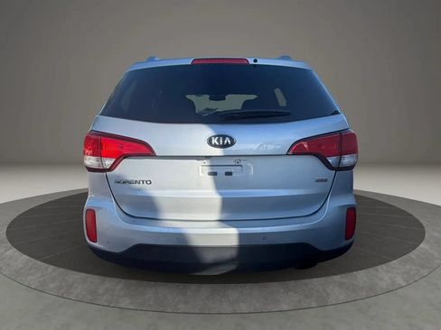 Used 2015 Kia Sorento LX FWD image 6