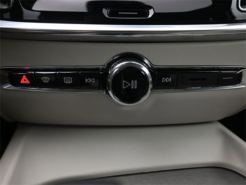 New 2026 Volvo V60 B5 Cross Country Plus w/ Protection Package Premier image 37