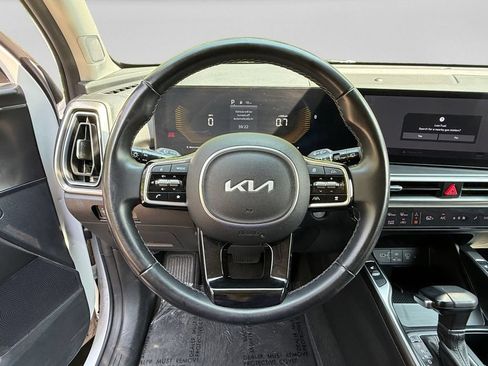 Used 2024 Kia Sorento S AWD/4WD image 11