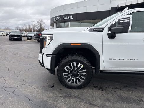 New 2026 GMC Sierra 2500 Denali Ultimate image 5