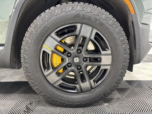 Used 2023 Rivian R1S Adventure image 11