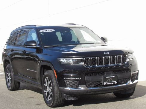 Used 2024 Jeep Grand Cherokee L Limited w/ Luxury Tech Group II image 2
