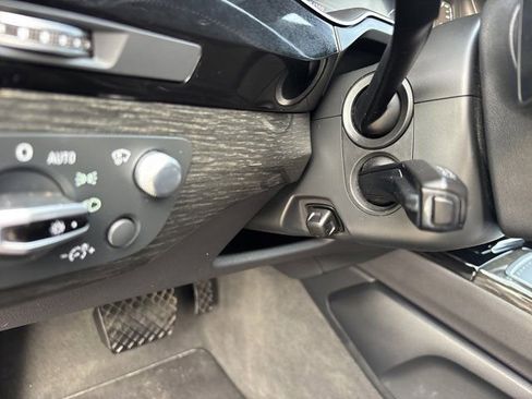 Used 2018 Audi Q7 3.0T Prestige w/ Prestige Package image 32