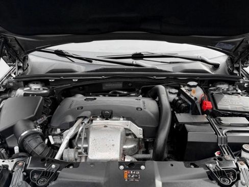 Used 2019 Buick Regal Essence w/ Driver Confidence Package I image 29