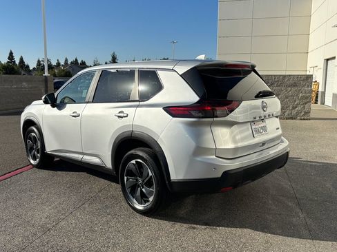Used 2025 Nissan Rogue SV AWD/4WD image 7